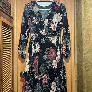 Dress Forum Black Floral Vneck Dress Size S